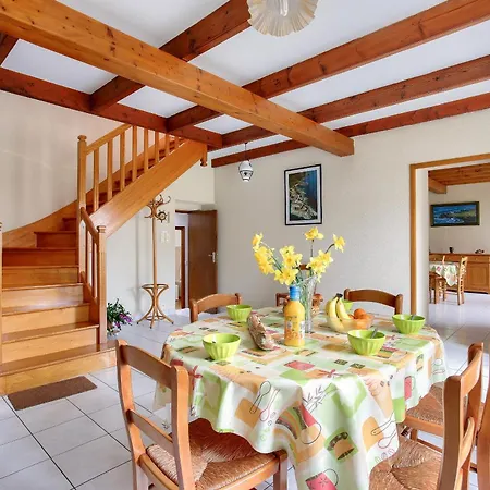 Holiday home Grand Jardin Et Calme Au Coeur Des Cotes-d'armor *