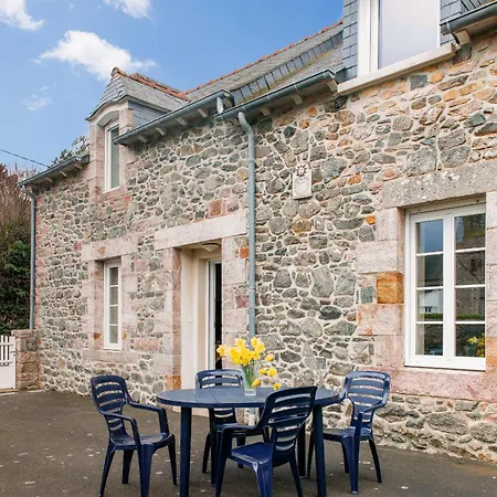 Grand Jardin Et Calme Au Coeur Des Cotes-d'armor Holiday home La Bouillie